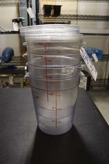 Times 4 - 8 qt acrylic food storage container with lids
