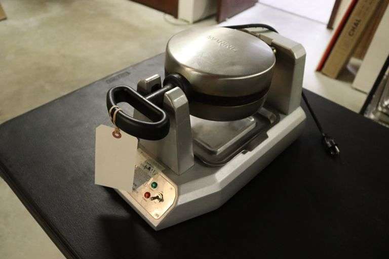 Waring Belgium waffle maker - WW180S