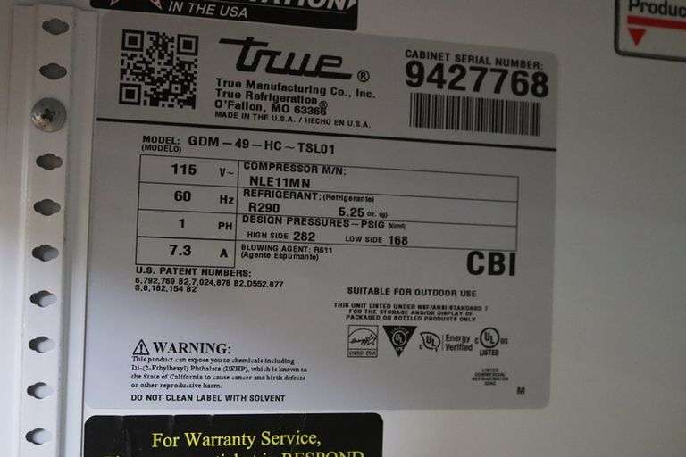 True GDM-49-HC-TSL-01 glass 2 door cooler - nice