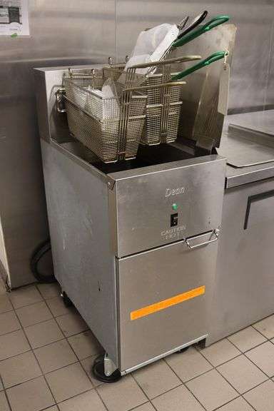Dean SR114ESD electric 3 phase 40# fryer - barely used!