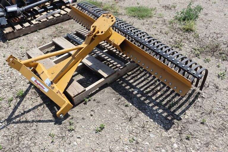 King Kutter TYR-72-YK - 3 pt. 72" yard rake, s/n 1001083594