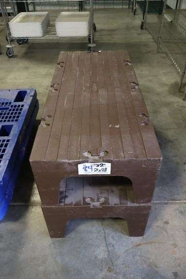 Times 2 - 21" x 48" x 12" Tall Cambro poly dunnage racks