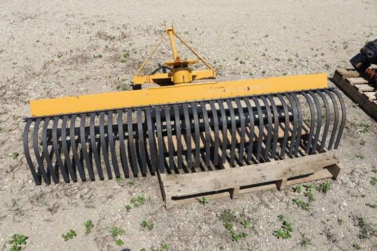 King Kutter TYR-72-YK - 3 pt. 72" yard rake, s/n 1001083594