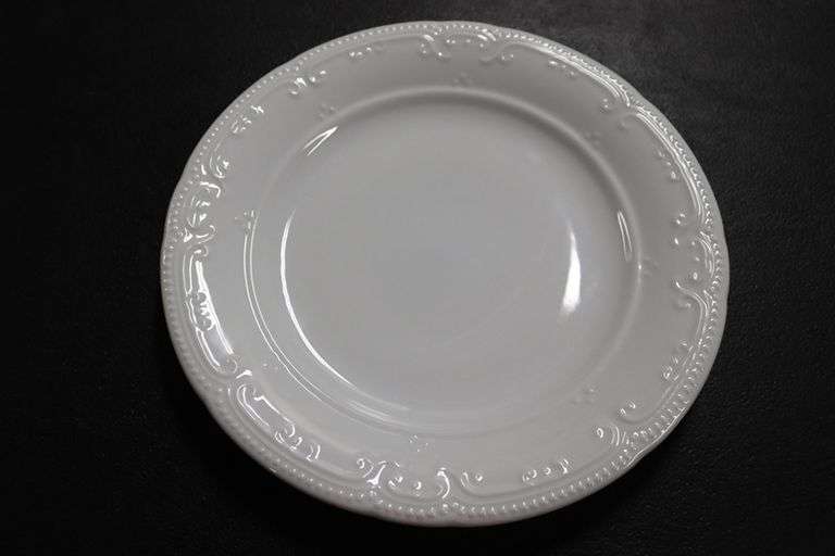 Times 48 - Delco  ornate catering/wedding - 9 1/2" plates