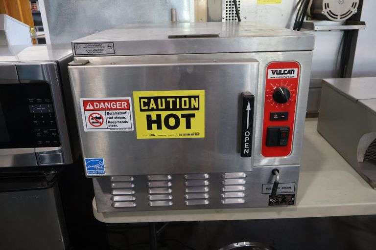 Vulcan C24E03 counter top electric steamer - 1/3 phase - wired 3 phase - 208/240 volt