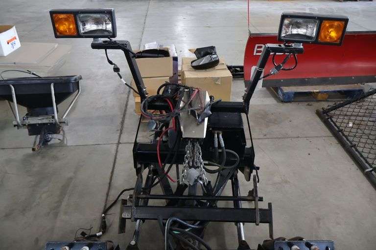 Snow Dogg XP810 stainless snow plow - hydraulic side extension from 8' to 10'