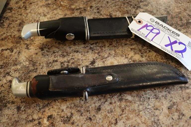 Times 2 - Buck knives