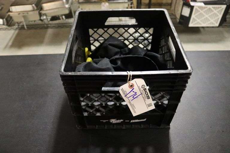 Crate to go - linens/gloves