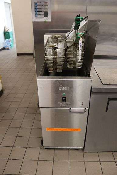 Dean SR114ESD electric 3 phase 40# fryer - barely used!