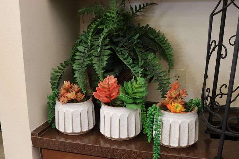 All to go - assorted décor