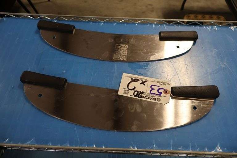 Times 2 - 20" Choice pizza knives