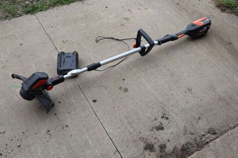 Remington 40 volt weed wacker with charger