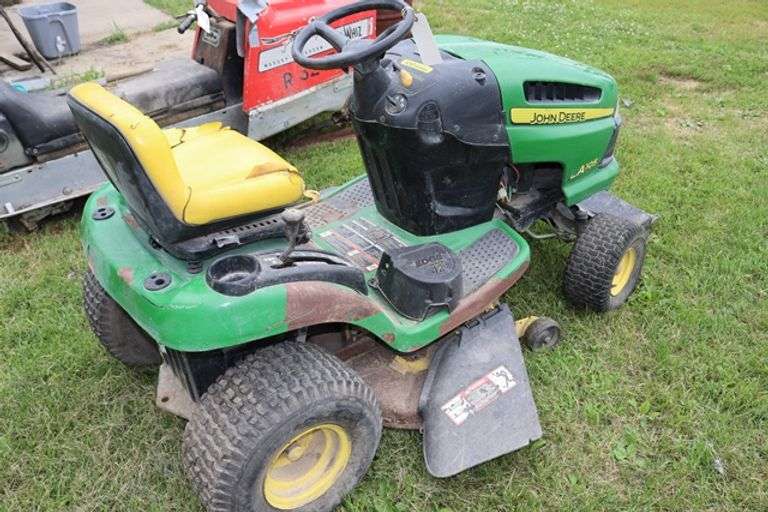 John Deer LA105 riding lawn mower with 42" mower deck - AS IS - buyer to view
