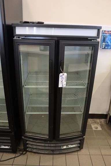 True GDM-14-RF-LD glass 2 door cooler