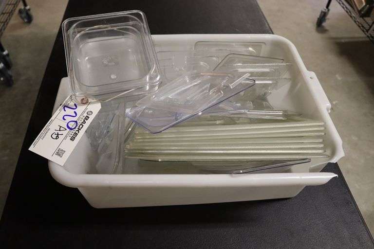 Bussing box with acrylic lids