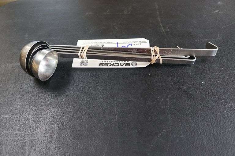 Times 4 - 1 1/2 and 2 oz ladles
