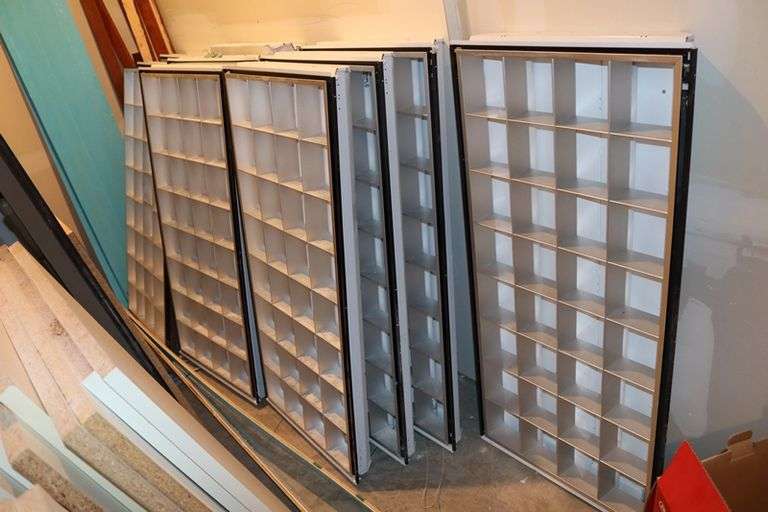 Times 18 - 2' x 4' florescent lights