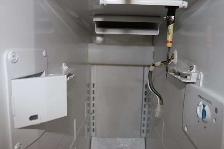 Kenmore 106.53332300 side by side refrigerator - missing ice maker