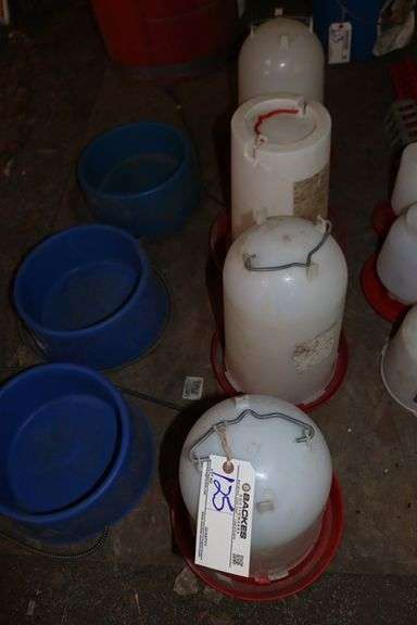All to go - 4 chicken feeders