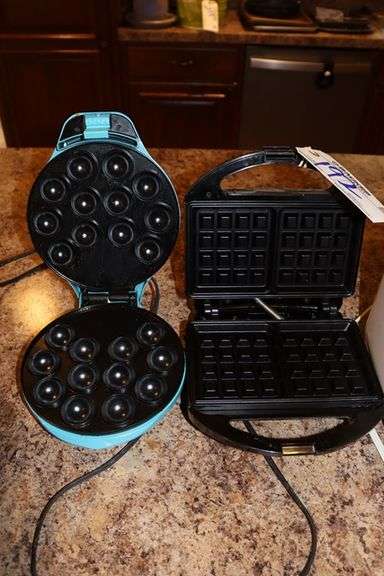 Pair to go - Electric waffle maker & donut hole maker