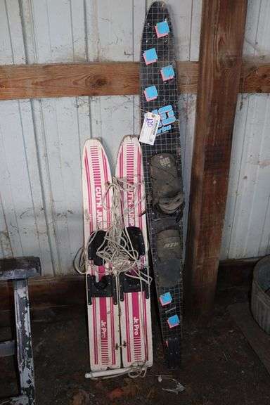 All to go - 3 boat skis