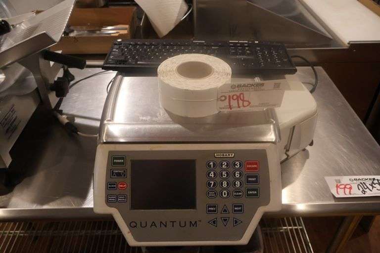 Hobart Quantum digital pricing scale with box of labels nice Backes