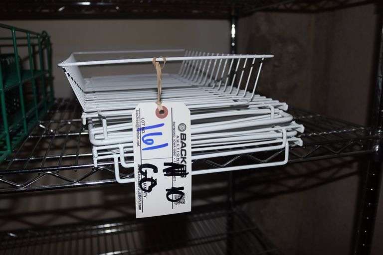 All to go - assorted white racks