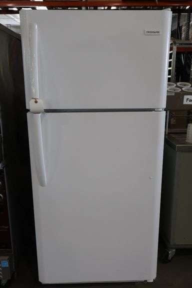 Frigidaire FFTR1814TW0 refrigerator