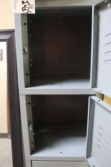 12" x 20" x 60" tall 5 door employee locker
