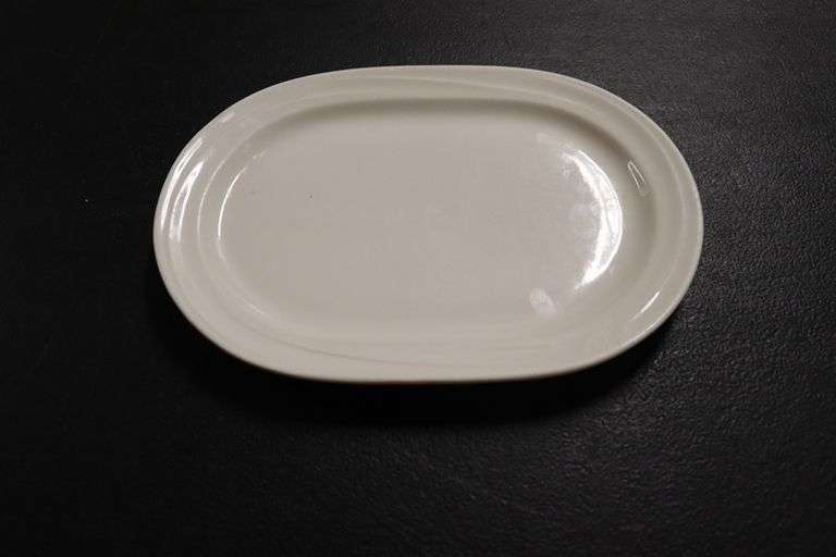 Times 37 - Oneida 7 1/2 x 10 1/4" platters