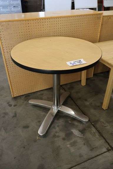 30" round wood laminate top table