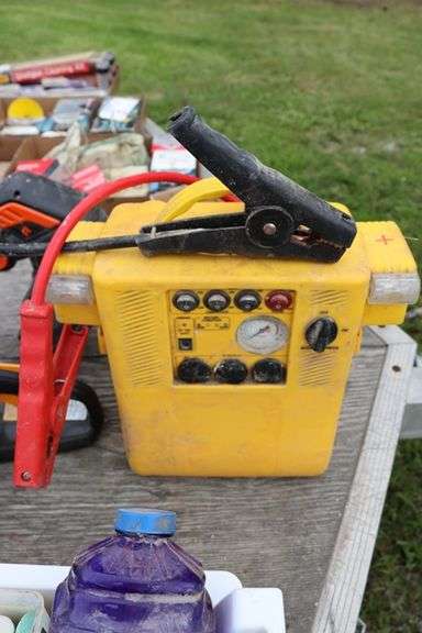 Battery jump pack