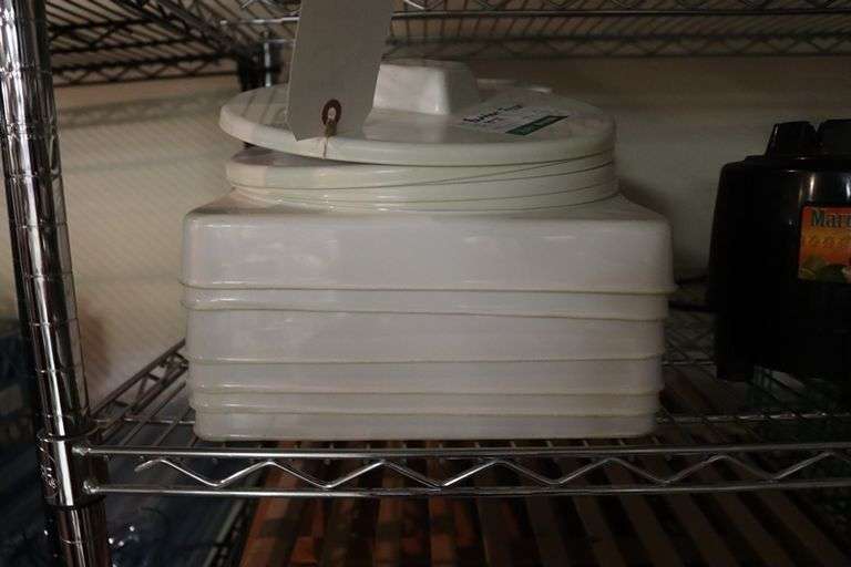 All to go - new or like new dipping cabinet can holders
