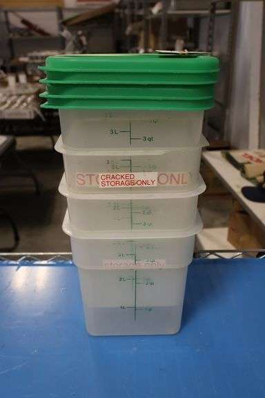 Times 4 - 4 qt. Food storage containers - 2 have broken top corners
