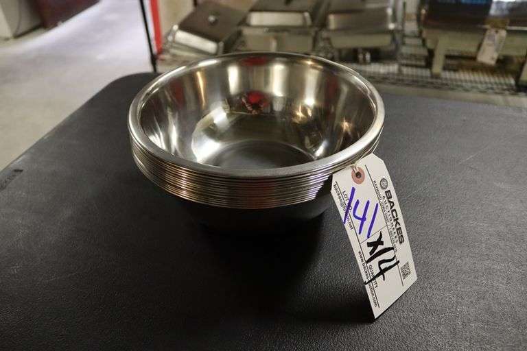 Times 14 - Choice 4 qt stainless mixing bowls