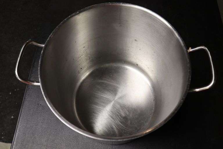 Heavy duty stock pot with lid - nice
