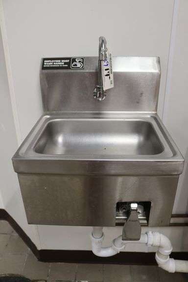 17" stainless wall mount knee activated hand sink