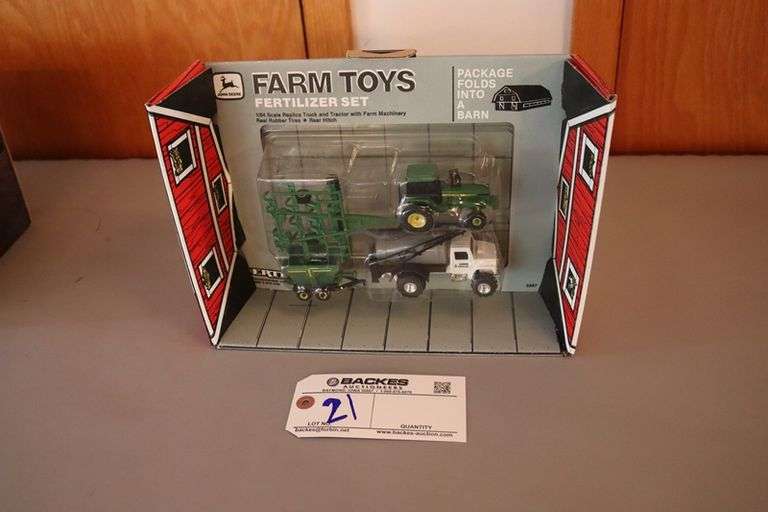 Ertl 1/64 John Deere Farm Fleet Toy Fertilizer Set - 1987