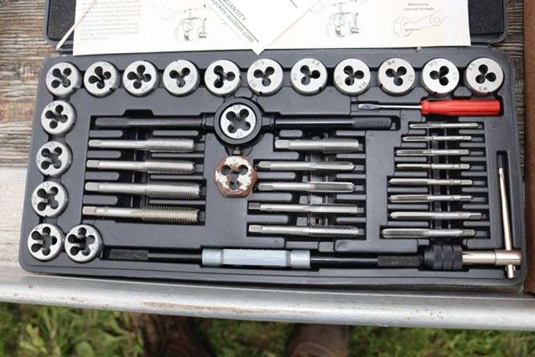 Performance Tool tap & die kit