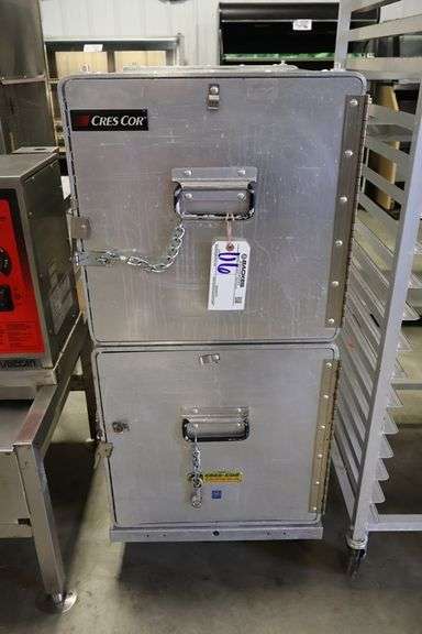 Crescor 3001811A portable aluminum catering boxes - stack of 2