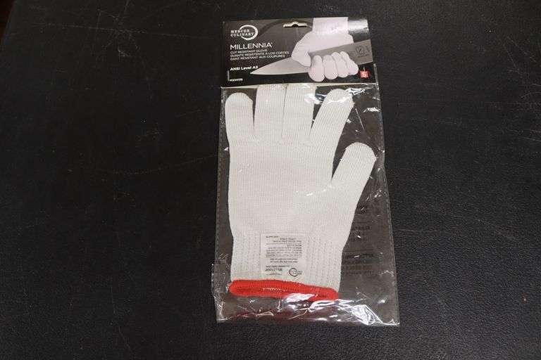 Box to go - all new Mercer Culinary cut resistant gloves