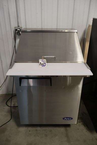 Atosa MFS8305GR portable stainless 1 lid, 1 door sandwich prep table - AS IS - not cooling
