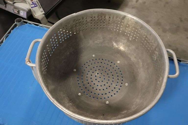 15" Round aluminum colander - crack in top corner