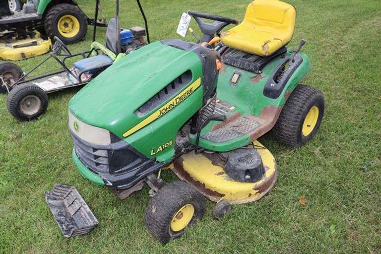 John Deer LA105 riding lawn mower with 42" mower deck - AS IS - buyer to view