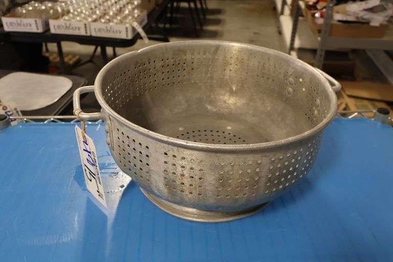 15" Round aluminum colander - crack in top corner
