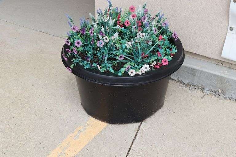 Times 2 - 26" plastic flower pots
