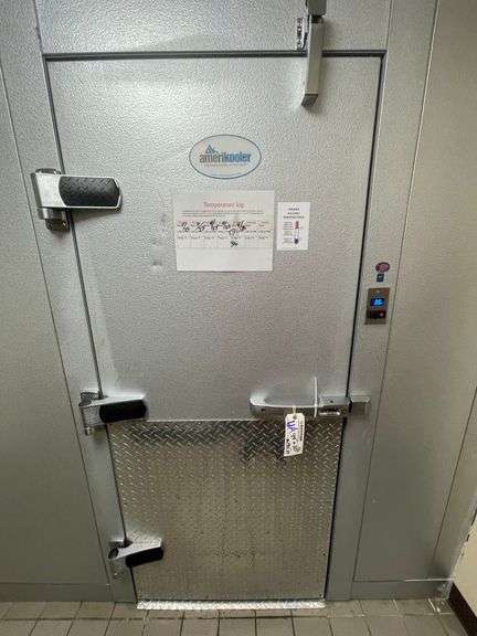 2023 Amerikooler 94" x 10' x 91" tall aluminum and foam walk in cooler with diamond plate floor and Bohn 2 fan evap nice - 3 phase compressor