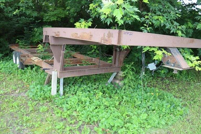 8' x 22' Metal framed tandem axle 5th wheel trailer, no bed, 8' x 7' upper deck - buyer to view - No title or registration.