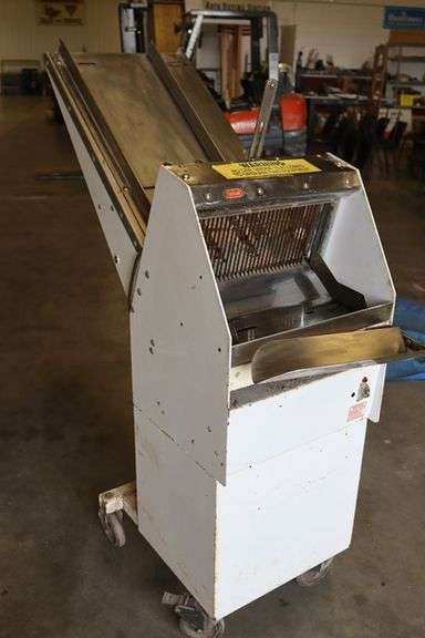 Berkel GBM 1/2 bread slicer w/ attached bread bagging tray, 115 volt