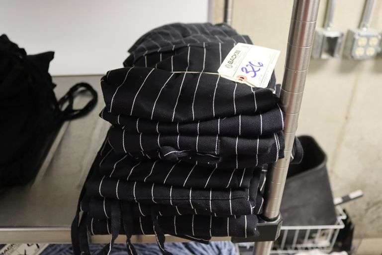 All to go - striped aprons